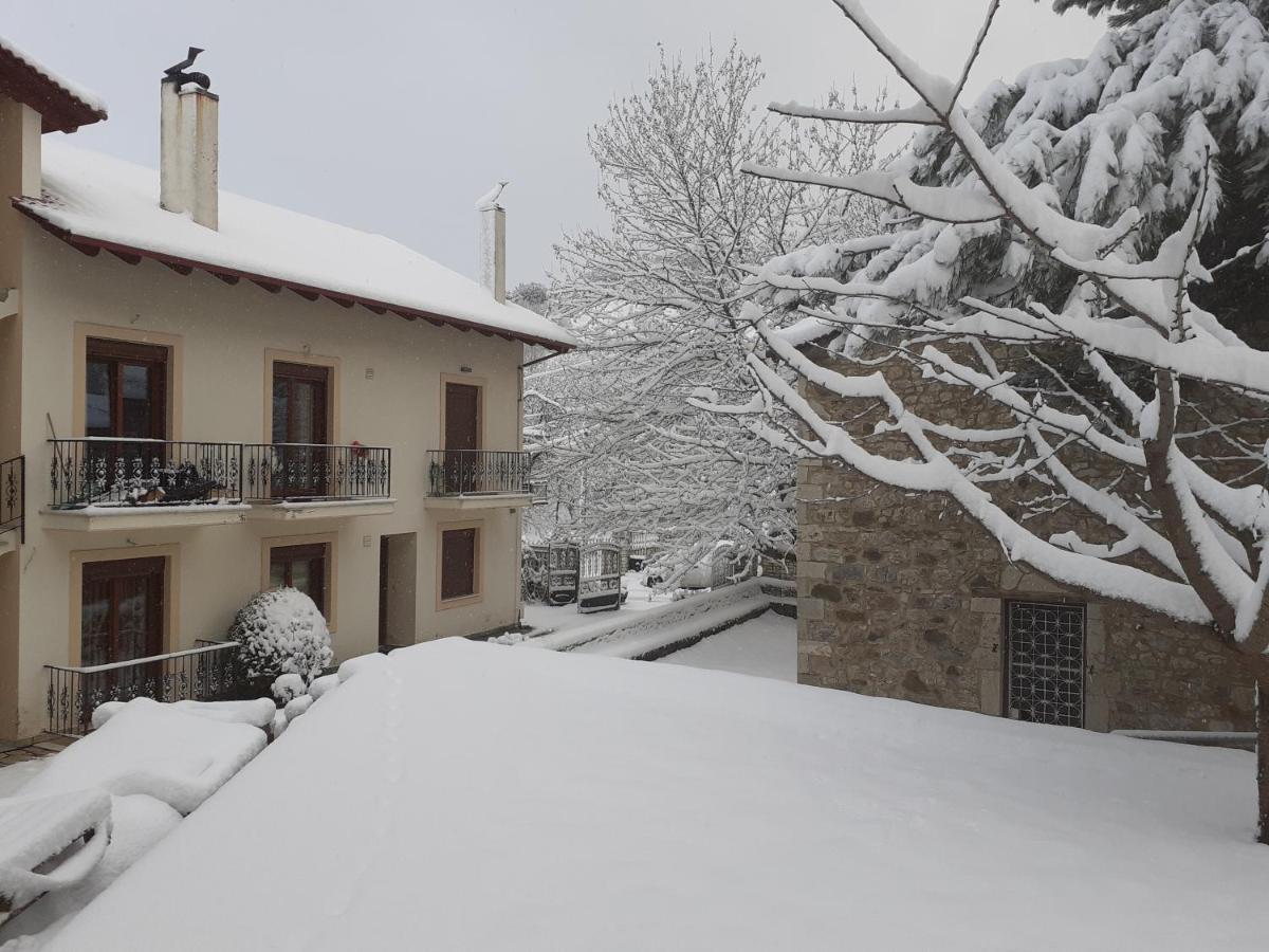 Family'S Houses Kalavryta Exterior photo