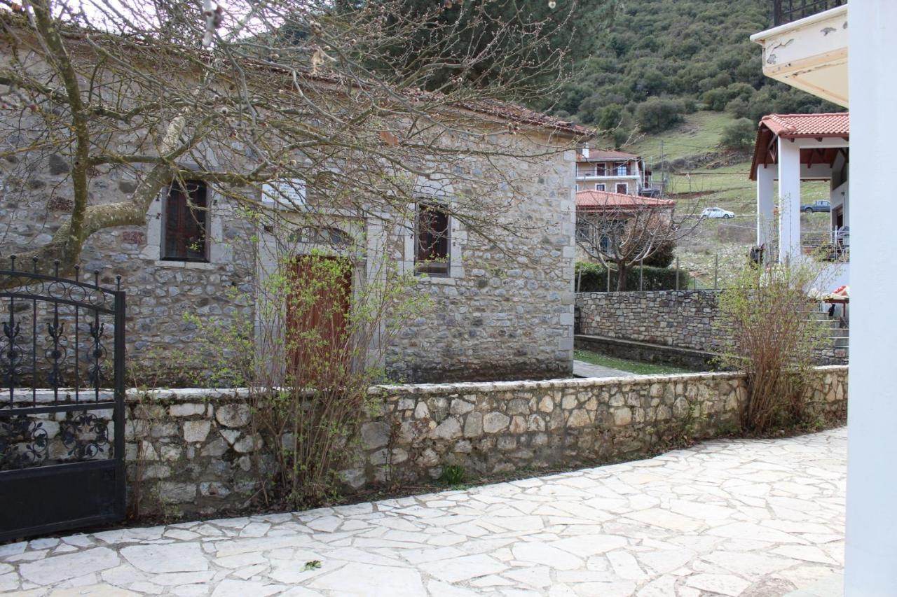 Family'S Houses Kalavryta Exterior photo